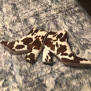 Size 8.5 brand new Steve Madden real hair booties.